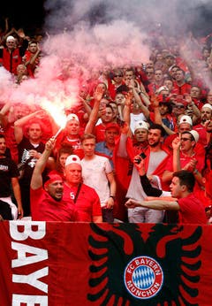 Albanische Fussballfans. (Bild: Keystone)