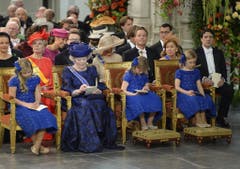 Prinzessin Beatrix (Mitte links) mit ihren Enkeltöchtern Catharina-Amalia, Alexia und Ariane (von links), den Töchtern des Königpaares Willem-Alexander und Maxima. (Bild: Keystone)