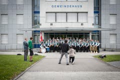 Auftritt der Marschmusiker auf der Tramstrasse. (Bild: Benjamin Manser)