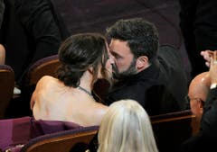 Ein Kuss für den Oscargewinner: Jennifer Garner gratuliert 2013 ihrem Ehemann Ben Affleck. (Bild: Keystone)