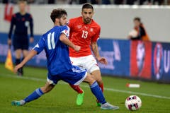 Kein Durchkommen für San Marinos Davide Cesarini bei Linksverteidiger Ricardo Rodriguez. (Bild: Keystone)