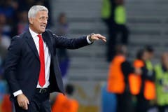 Vladimir Petkovic gibt Anweisungen. (Bild: Frank Augstein / Keystone)