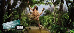 Handout eines Plakates der Stop Aids Kampagne (das abgebildete Sujet "Tarzan" wird erst ab Herbst 2008 eingesetzt). Die LOVE LIFE STOP AIDS-Kampagne 2008 des Bundesamts für Gesundheit BAG und der Aids-Hilfe Schweiz AHS startete am 31. März 2008 mit der ersten Kommunikationswelle. Die Plakatsujets zeigen Paare beim Sex im Urlaub, auf Geschäftsreisen oder auch an Parties. Im Auftrag des BAG führte das Kantonsspital St.Gallen die sogenannte CHAT-Studie (SCHweizer AIDS-Transmission) durch und informierte 2007 über die Resultate. Dabei zeigte sich, dass Personen, die eigentlich eine gute Schutzstrategie haben, in bestimmten Situationen auf das Präservativ verzichteten und sich deshalb mit HIV infiziert haben. (Bild: Keystone)