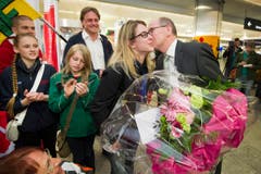 Ein Küsschen vom Gossauer Stadtpräsidenten für Gold-Giulia. (Bild: Urs Bucher)