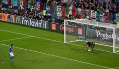 Die Sach war bloss: Auch Italien verwandelte nur zwei. Jonas Hector schliesslich schoss das entscheidende Tor - und brachte Deutschland den Sieg ein. (Bild: Keystone)