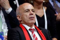 Vor Ort fieberte auch der Schweizer Sportminister Ueli Maurer mit. (Bild: Keystone)