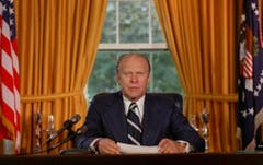 Der Republikaner Gerald Ford (1913 - 2006) ist der erste und bislang einzige Präsident der USA, der nie von Wahlmännern gewählt, sondern wegen zwei Rücktritten ernannt wurde. Seine Amtszeit dauerte vom 9. August 1974 bis 20. Januar 1977. In seiner Amtszeit erfolgte der vollständige Rückzug der USA aus Vietnam. (Bild: Keystone)