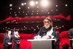 Auch Udo Jürgens' Ex-Frau Panja ist nach Zürich gekommen, um ihrer Trauer Ausdruck zu verleihen. (Bild: Keystone)