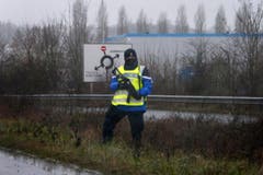 Police hunt for Charlie Hebdo suspects (Bild: Keystone)