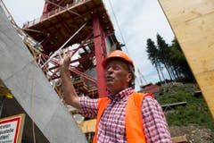 Täfers - Taminabrücke im Bau (Bild: Ralph Ribi)