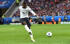 Paul Pogba gibt einen Hammerschuss ab. (Bild: Geert Vanden Wijngaert / Keystone)