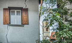 Brienz GR: Reportage aus Brienz - dem BŸndner Dorf, das jedes Jahr ein wenig abrutscht, weil der Untergrund in Bewegung ist. (Bild: Jil Lohse)