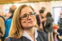 Maria Pappa, künftige St. Galler SP-Stadträtin: Ich wünsche mir eine originelle Stadt. Eine Stadt, die bekannt ist für kreative, machbare Lösungen – sei es beim Verkehr, bei Bauten und aber auch bei öffentlichen Leistungen, die unsere Lebensqualität verbessern. Eine lebendige Stadt, die dafür bekannt ist, dass sich die Menschen an den verschiedensten Orten begegnen können, im Zentrum und in den Quartieren. Eine Stadt mit Menschen, die einander für ihre Einzigartigkeit schätzen und respektieren – sei es links, rechts oder mitten im Herz. (Bild: Keystone)