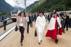 Doris Leuthard hält ihre Rede am Gotthard-Suedportal in Pollegio. (Bild: Keystone)