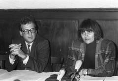 Aus frühen Jahren: Micheline Calmy-Rey, 1987 noch Präsidentin der SP Genf, und der Genfer Staatsrat Christian Grobet. (Bild: Keystone)