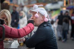 Jahrmarkt Leute Stimmung (Bild: Michel Canonica)