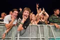 Rockerposen unter dem Sternenbühne-Zelt. (Bild: Benjamin Manser (Benjamin Manser))