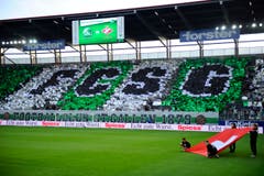 St.Galler Choreo vor dem Spiel. (Bild: Urs Bucher)