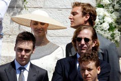 Die Cousins der Zwillinge: Louis Ducruet, Sohn von Prinzessin Stephanie von Monaco, Beatrice Borromeo, Verlobte von Pierre, Pierre Casiraghi, Sohn von Prinzessin Caroline von Hannover und sein Bruder Andrea Casiraghi. (Bild: Keystone)