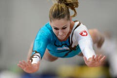 In ihrem Element: Giulia Steingruber beim Pferdesprung. (Bild: WALTER BIERI (KEYSTONE))