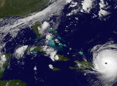 Auf dieser Satelliten-Aufnahme ist der enorm grosse Hurrikan kurz vor dem Auftreten auf Puerto Rico zu sehen. (Bild: NASA/NOAA GOES Project)