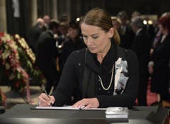 Sie sang mit ihrem Vater in den 80er-Jahren den Song "Liebe ohne Leiden": Jenny Jürgens im Wiener Rathaus. (Bild: Keystone)