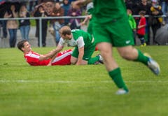 Mario Cantaluppi liegt am Boden. (Bild: Andrea Stalder)