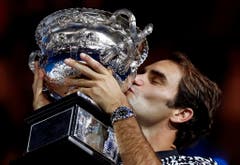 "Tennis ist brutal, es gibt nur einen Sieger. Aber heute wäre ich auch mit einem Unentschieden zufrieden gewesen." Roger Federer im Januar nach seinem Finalsieg an den Australian Open in Melbourne. Der Baselbieter bezwang Rafael Nadal 6:4, 3:6, 6:1, 3:6, 6:3. (Bild: Keystone)