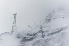 Erster Schnee auf der Fahrt Urnäsch, Chräzerli, Schwägalp. (Bild: Hanspeter Schiess)
