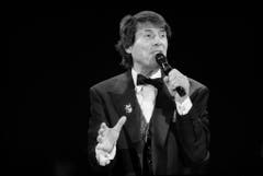 So lieben ihn seine Fans: Udo Jürgens im Jahr 1989 im Hallenstadion. (Bild: Keystone)