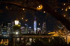 PARIS SHOOTINGS-WTC LIGHTING (Bild: KEVIN HAGEN (FR170574 AP))