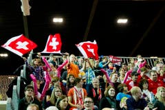 Lautstark unterstützten die Schweizer Fans ihr Team. (Bild: Urs Bucher)