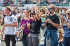 Das Publikum scheint das Konzert zu geniessen. (Bild: Urs Bucher)