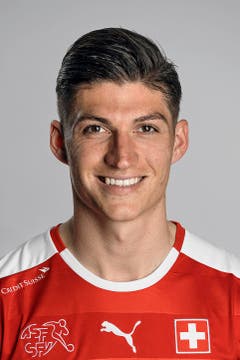 Steven Zuber, Linksaussen, Note: 5. Der Angreifer von Hoffenheim leitet mehrere gute Chancen ein, er spielt sehr clever. (Bild: Laurent Gillieron/Keystone)