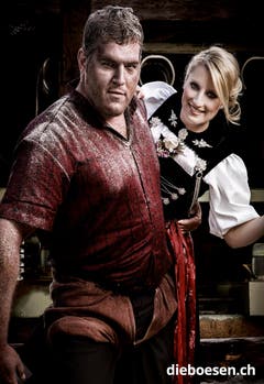 Der Berner Schwinger Christian Stucki mit Ehrendame Sabrina Merz. (Bild: dieboesen.ch/Ellin Anderegg)
