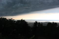 Weltuntergangsstimmung über dem Bodensee, aufgenommen in Wolfhalden. (Bild: Silvia Rochira)