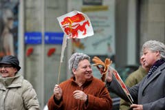 Hoch die Fahnen für Hansjörg Walter. (Bild: Reto Martin)