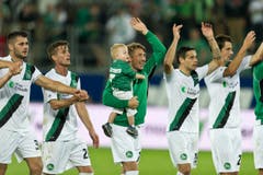 Jubel zusammen mit dem kleinsten Fan. (Bild: Michel Canonica)