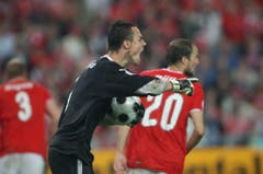 Der Antreiber: Diego Benaglio pusht seine Mannen am EM-Match gegen die Türkei im Juni 2008. (Bild: Keystone)