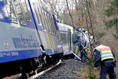Four dead, 150 injured in southern German train collision (Bild: Keystone)