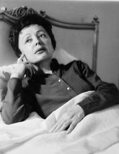 Edith Piaf war von kränklicher Natur - hier eine Aufnahme vom Februar 1959 in New York. (Bild: Keystone)