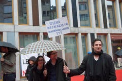 Linke demonstrierten auf dem roten Platz gegen Rechtsextreme. (Bild: Ralph Ribi)