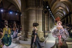 Guo Pei - Runway - Paris Women Fashion Week F/W 2017/18 (Bild: Keystone)
