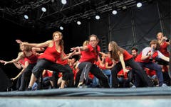 Die Mitglieder von Showband.ch bei einem Auftritt. (Bild: Hanspeter Schiess)