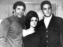 Priscilla lernt durch ihren Mann die damaligen Grossen des Showbusiness kennen, hier Tom Jones im Jahr 1967. (Bild: Keystone)