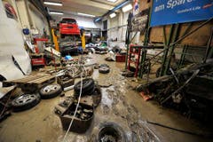 Eine Garage in der «Unteren Fabrik». (Bild: Michel Canonica)