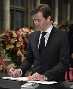 Udo Jürgens' Sohn John steht die Trauer um seinen Vater nach wie vor ins Gesicht geschrieben. (Bild: Keystone)
