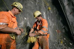 Ein Fünftel des Vortriebs wird mit Sprengungen erzielt. (Bild: Keystone)