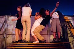 Feiernde OpenAir-Besucher. (Bild: Benjamin Manser)