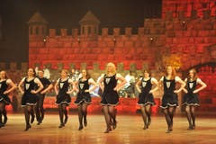 Auch Tänze gehören zum Programm des ersten Military Tattoo in St.Gallen. (Bild: Hanspeter Schiess)